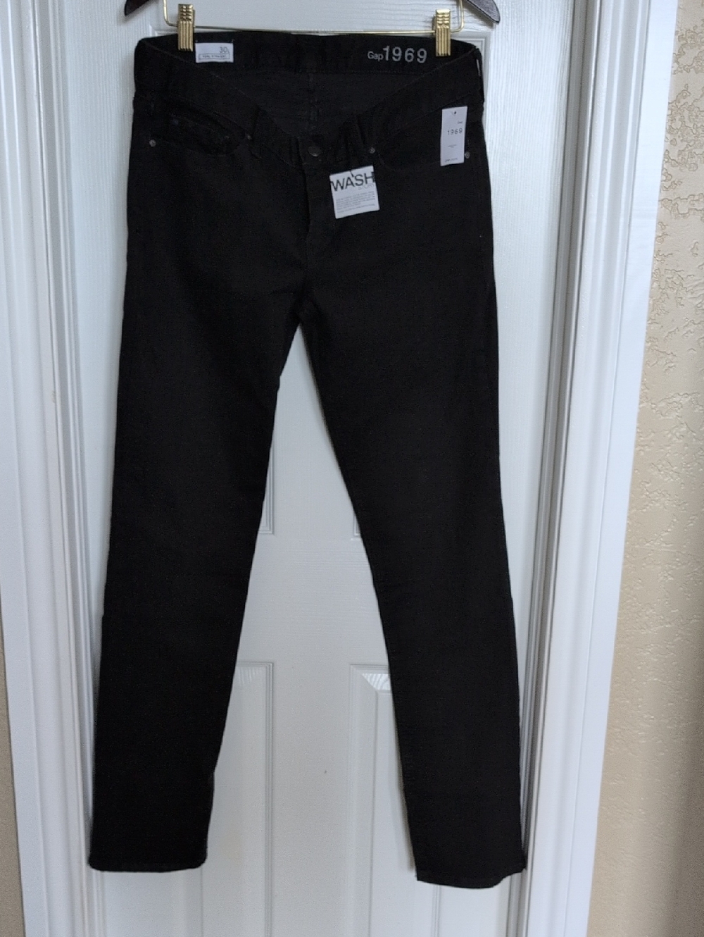 NEW! GAP (Size 31L) Black Straight-Leg Jeans